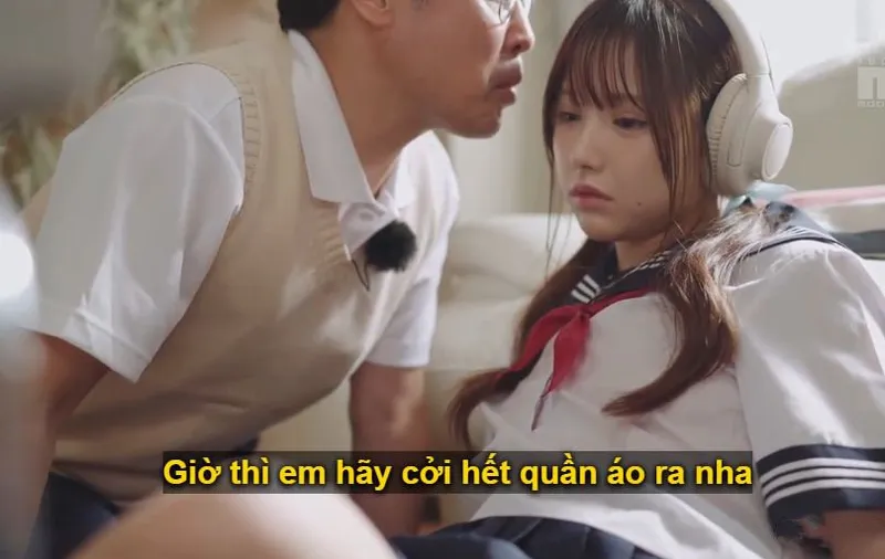 Gã cạnh bên nhà giả làm thầy giáo thôi miên em học sinh nữ để giở trò đồi bại